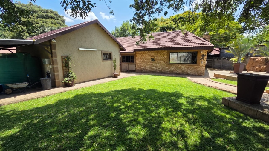 3 Bedroom Property for Sale in Protea Park North West